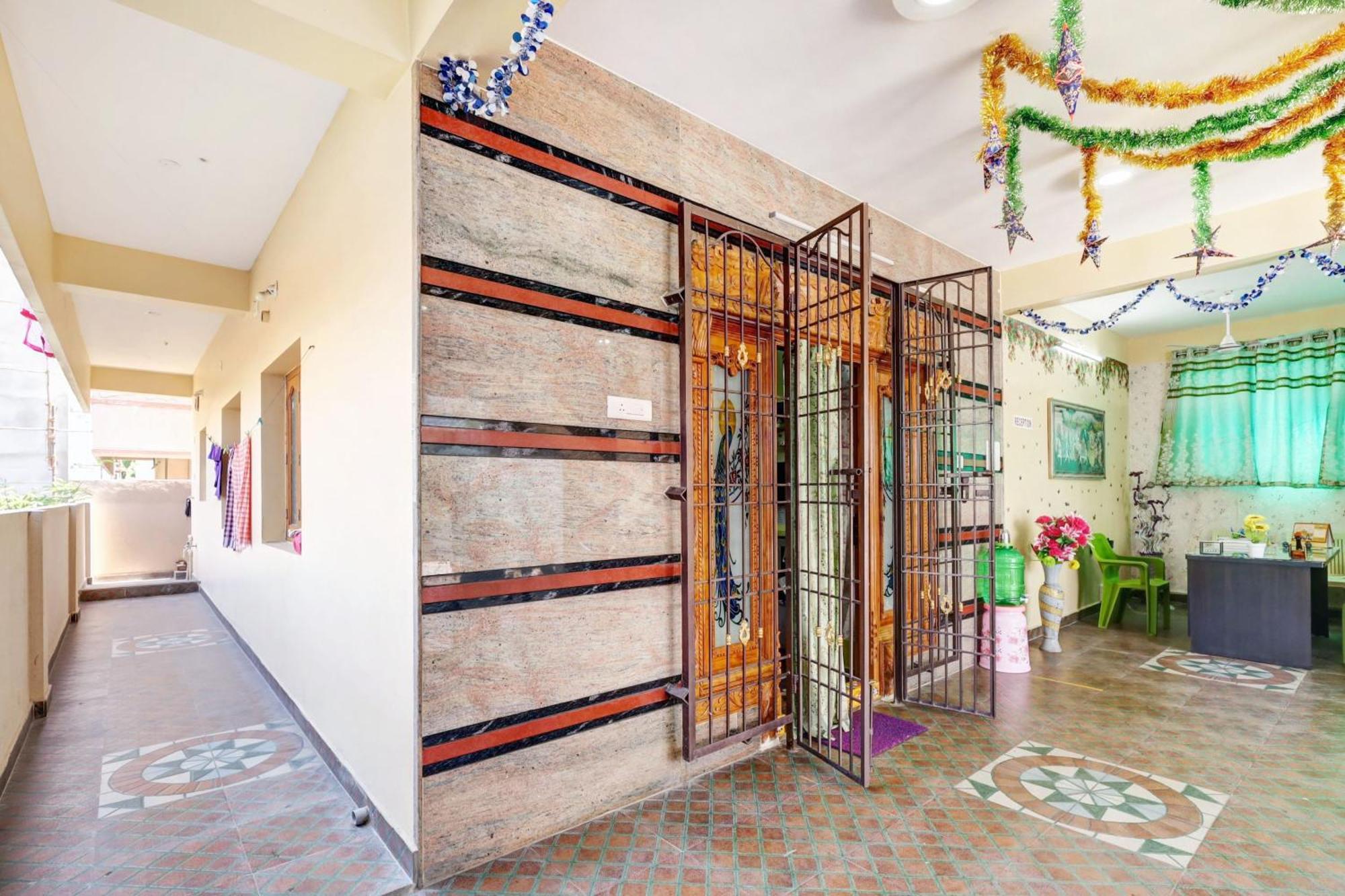 Sri Sakthi Home Stay - Beyond The Expectations- 10 To 15 Minutes Drive From Railway Station And Bus Station Tirupati Bagian luar foto